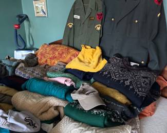 Vintage U.S. Army Officer Uniform Lot – Service & Dress Jackets with Insignia
