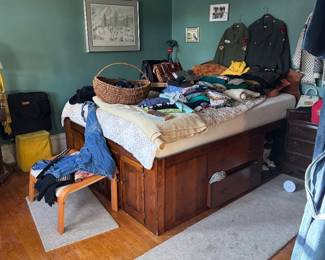 solid wood queen size bed with storage drawers below