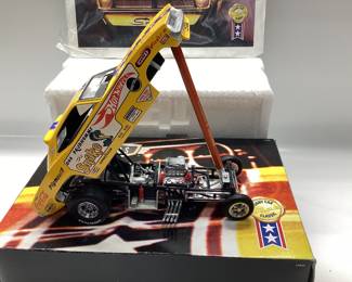  1997 HOT WHEELS LEGENDS PLYMOUTH BARRACUDA LIMITED EDITION No. A7729