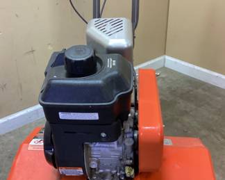 HUSQVARNA FT 900 FRONT TINE TILLER, BRIGGS & STRATTON 205cc 4 CYCLE ENGINE, ADJUSTABLE 12in to 26in TILLER, FORWARD AND REVERSE NO SHIPPING PICKUP ONLY