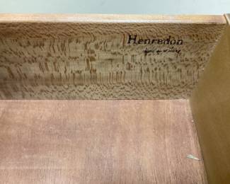 VTG. HENREDON MAHOGANY 3 DRAWER CHEST WITH DOVETAIL CONSTRUCTION, BRACKET FEET, ORNATE BRASS HANDLE NO SHIPPING PICKUP ONLY