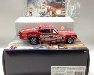 HOT WHEELS McEWEN PLYMOUTH DUSTER LIMITED EDITION No. A8810 DIE CAST