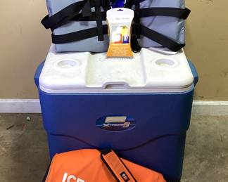 COLEMAN COOLER, ICE MULE, ONEILL LIFE JACKET COLEMAN XTREME 5 SERIES. BONUS ULTIMATE DRY SACKS