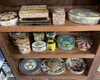 CABINET OF VTG. ENGLISH TINS, BOWLS, TRINKET BOXES, DISHES, JARS, 1971 DAHAR, 1 HOMER LAUGHLIN WIG WAM DECORATIVE PLATE NO SHIPPING PICKUP ONLY