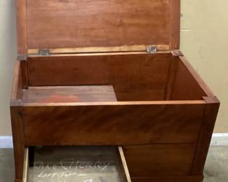 ANTIQUE SOUTHERN SHERATON CHERRY LIFT TOP SUGAR CHEST WITH HAND TURNED LEGS, LATE 1800s TENNESSEE OR KENTUCKY NO SHIPPING PICKUP ONLY