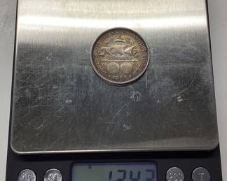 1893 COLUMBIAN EXPOSITION HALF DOLLAR 400 YEAR ANNIVERSARY TO COMMEMORATE CHRISTOPHER COLUMBUS FIRST VOYAGE TO AMERICA. 90 PERCENT SILVER