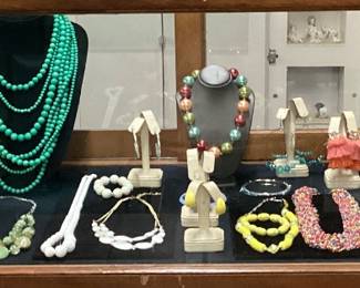 ASSORTED BEADED & STONE COSTUME JEWELRY