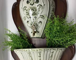 VTG. DECORATIVE ITALIAN CERAMIC LAVABO WALL FOUNTAIN. BEAUTIFUL HAND CARVED WOOD BACKING BOARD WITH FAUX GREENERY