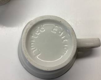  BAILEYS IRISH CREAM WINKING FACE CUPS SET OF FOUR HERS AND SET OF FOUR HIS INSIDE THE CUP HAS YUM WRITTEN PROMOTION FROM THE LATE 90â€™s TOTAL OF 8 CUPS