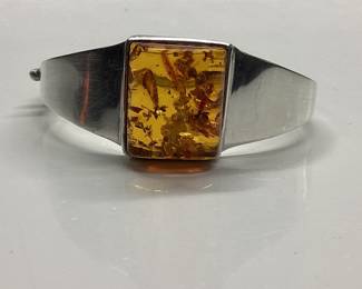 STERLING SILVER BRACELET WITH BALTIC AMBER THIS SILVER BRACELET FEATURES LARGE POLISHED BALTIC AMBER. 28.8 GRAMS