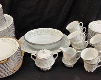 NORITAKE SAVANNAH 2031 CHINA SET, 83 PIECES TOTAL 14 PLACE SETTINGS, EXTRAS & SERVING PIECES NO SHIPPING PICKUP ONLY