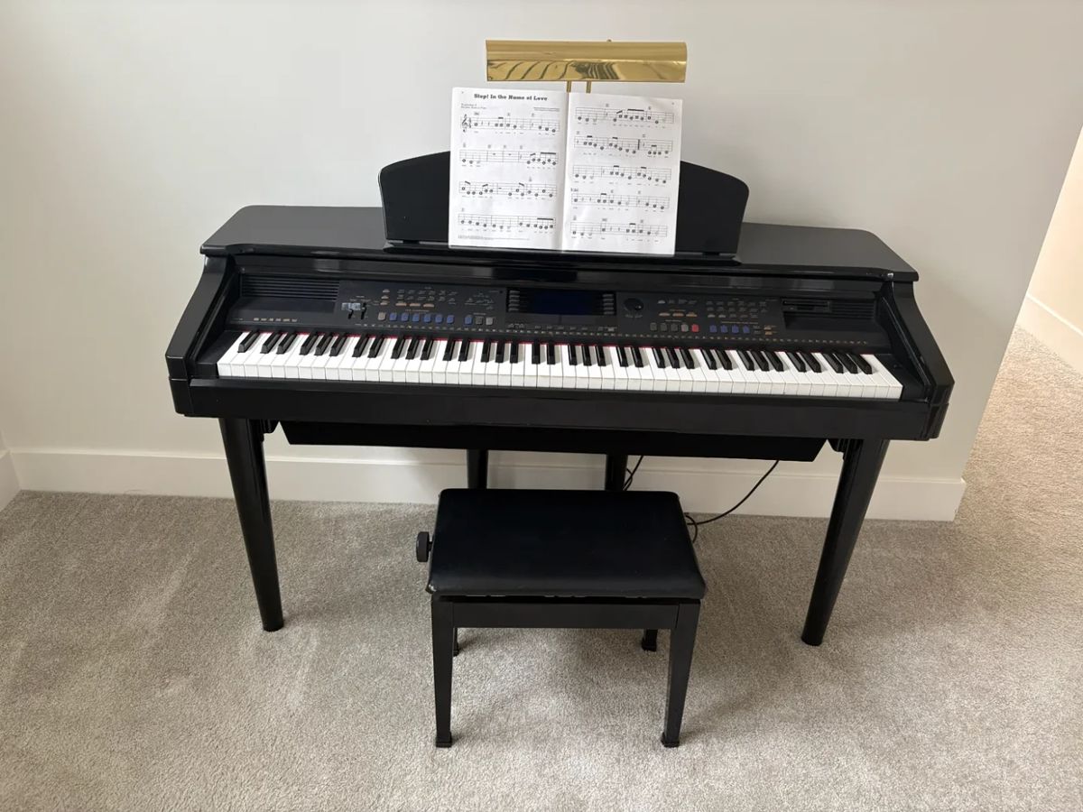  001 Yamaha Clavinova CVP109 Digital Piano