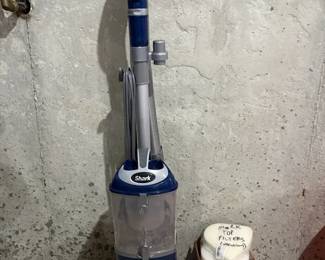 Shark Navigator Liftaway Deluxe Vacuum
