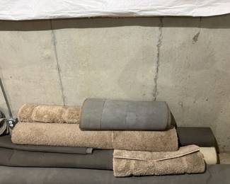  010 Rugs, Pads And Carpet Pieces