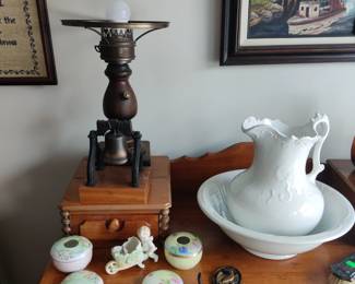 Victorian hair receiver