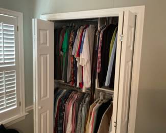 The sizes of the men’s are extra large. These shirts are Lands’ End and a little mix of others. The colors and shirts are just beautiful.