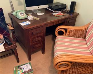 Antique oak small smaller size desk upstairs pretty cute
