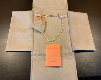 Very nice pearl necklace