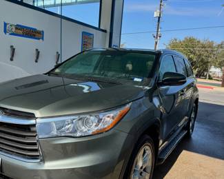 2015 Toyota Highlander, 34,000 miles. 