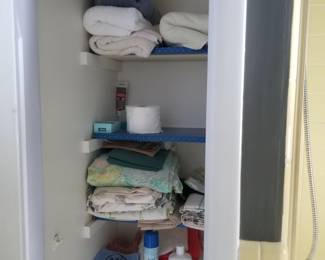 Towels & bath supplies