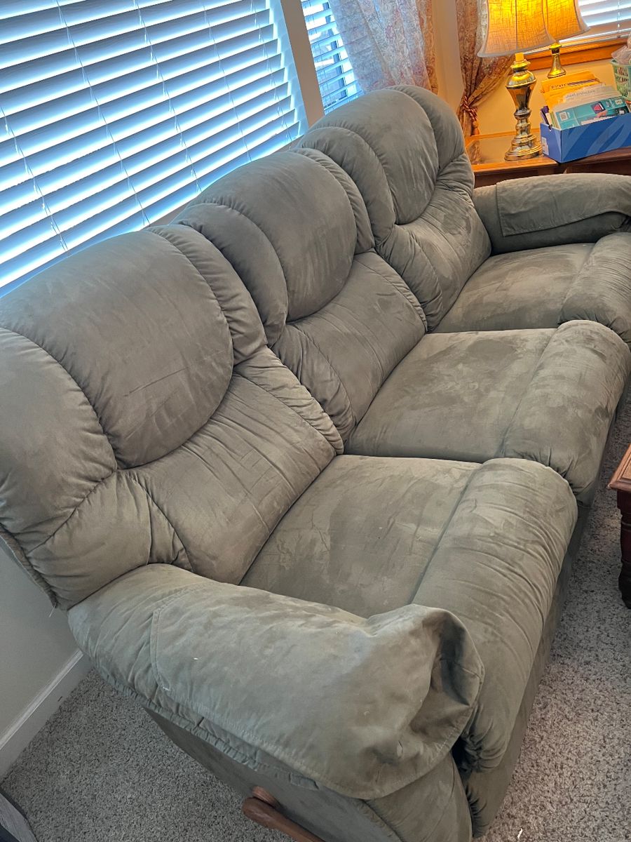 LAZY BOY RECLINING SOFA 