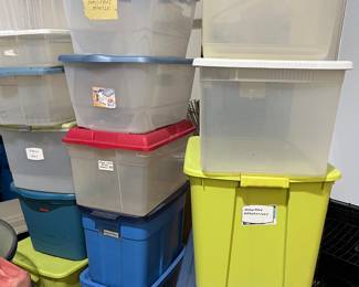 SELECTION OF PLASTIC TUBS