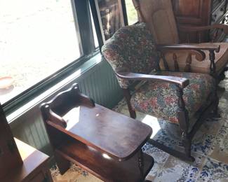 Several rockers and side tables