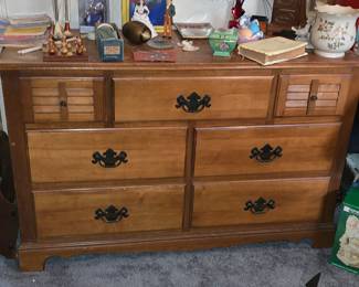 Maple 7 Drawer Dresser