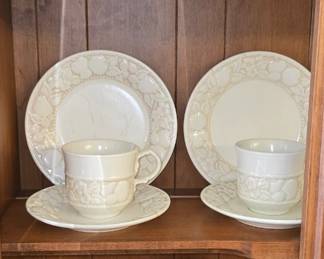 Vernon Ware Matlox Pottery Set