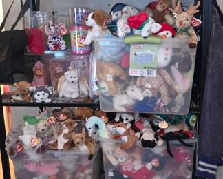 Over 1000 Beanie Babies - You name it - its here!