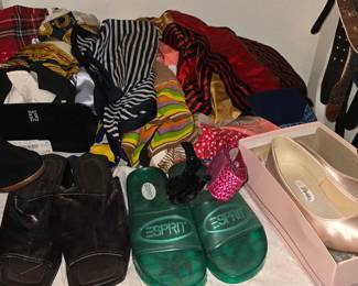 Scarves - Ladies Shoes Size 9 - 91/2