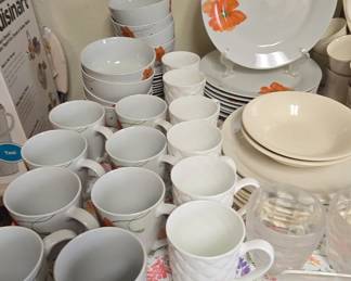 Corsica Poppy Dishes 