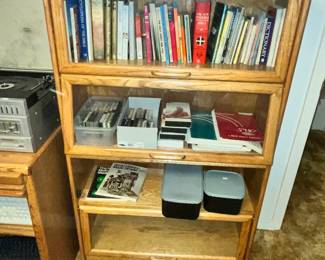 4-DOOR LAWYER BOOKCASE