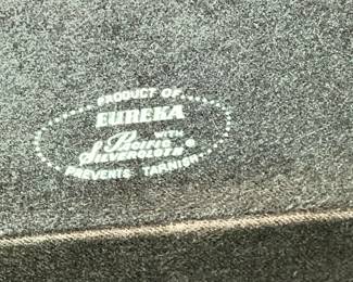 HAS TARNISH-PROOF INTERIOR LINER