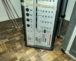 PHONIC 620 POWERED MIXER