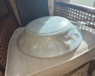 BEAUTIFUL VINTAGE GLASS LIGHT SHADE