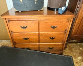 SMALL RUSTIC OAK DRESSER