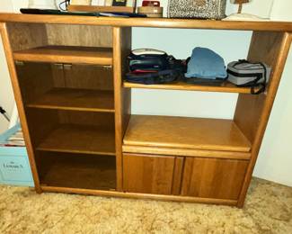 OAK ENTERTAINMENT CENTER