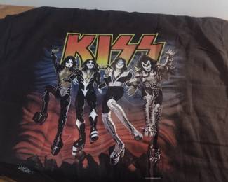 kiss t shirt excellent condition
