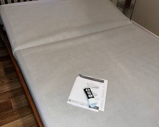 Queen Size Leggett & Platt Adjustable/Massaging Base $500 (Like new)