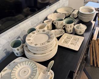 Portfolio Pfaltzgraff Naturewood dishes