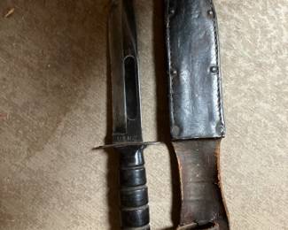 WWII USMC Camillus knife with sheathe