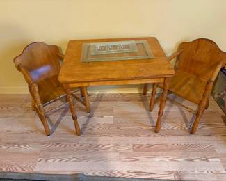 Child's table with 2 chairs