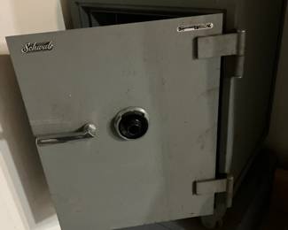 Schwab floor safe, open & has combination
