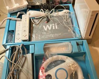 Wii RVL 001 with accessories