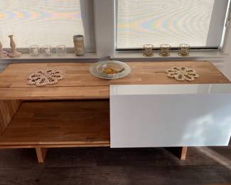 solid mod media stand with sliding metal front