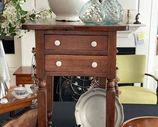 Many stands in this sale !