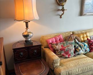 Vintage Hollywood Regency Ceramic Table Lamp with Floral Motif