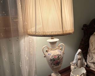 Vintage Capodimonte Style Porcelain Urn Lamp with Floral Motif and Cherub Base