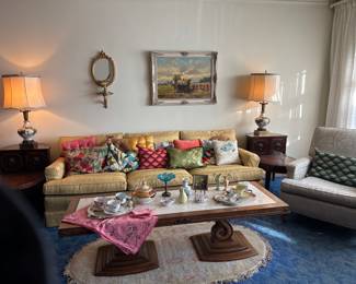 Vintage Floral Embroidered Tablecloth and Napkins Set